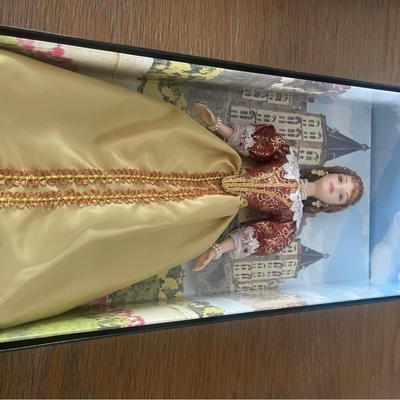 Barbie Collector Dolls of the World Princess of Holland - Picture 2 of 2
